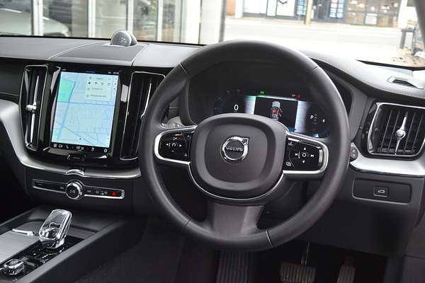 2023 Volvo XC60 Plus B5