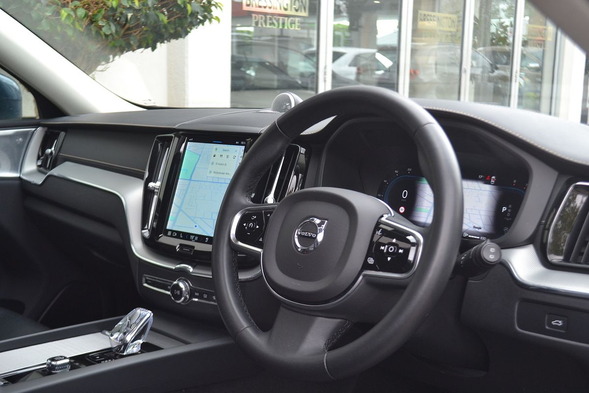 2023 Volvo XC60 Plus B5