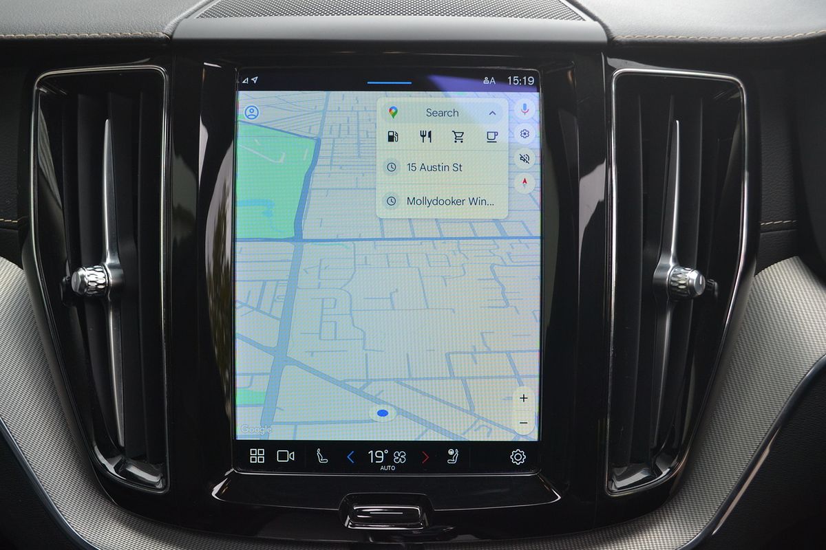 2023 Volvo XC60 Plus B5