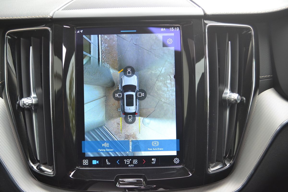 2023 Volvo XC60 Plus B5