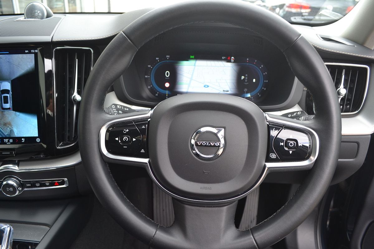 2023 Volvo XC60 Plus B5