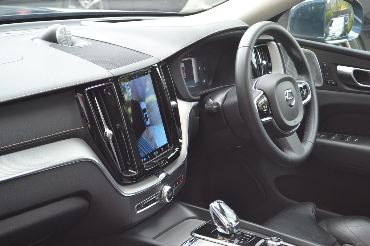 2023 Volvo XC60 Plus B5