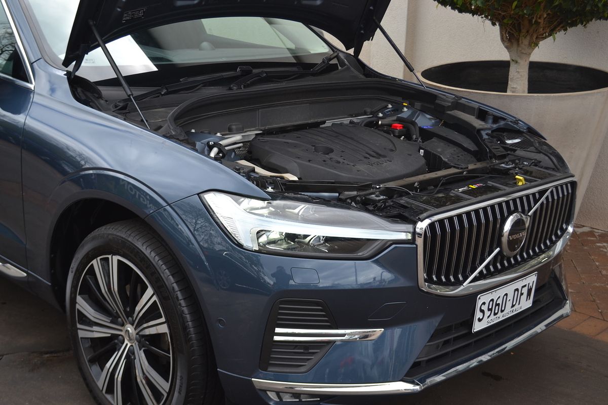 2023 Volvo XC60 Plus B5