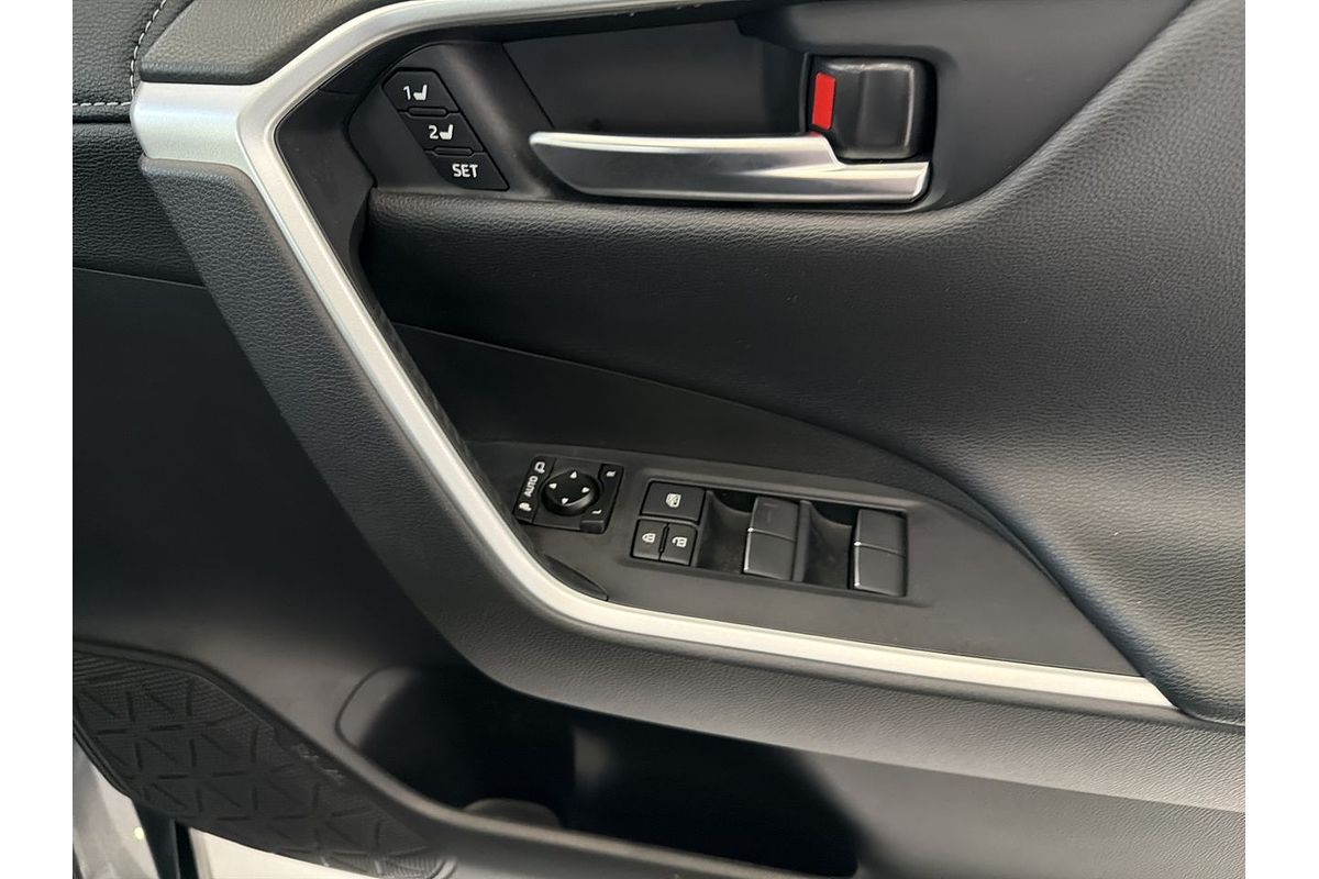 2020 Toyota RAV4 Cruiser AXAH52R