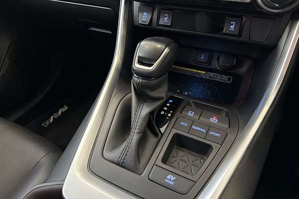 2020 Toyota RAV4 Cruiser AXAH52R