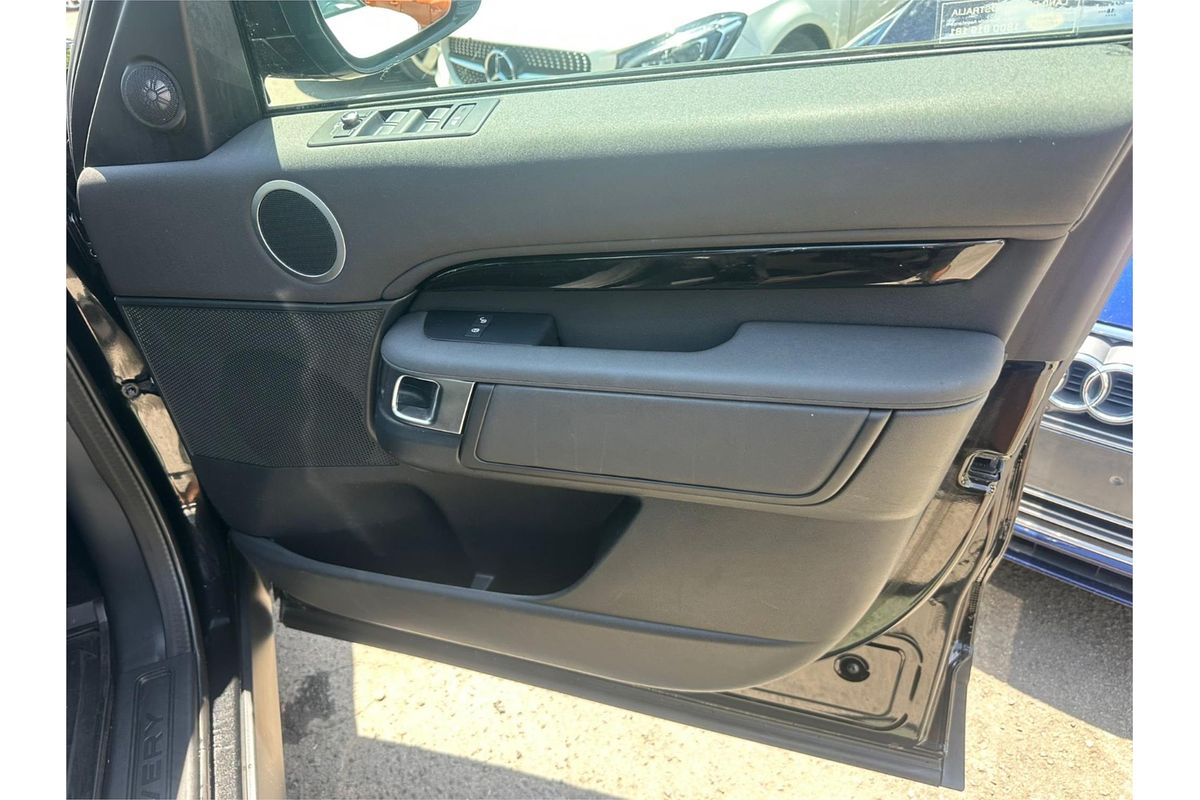 2020 Land Rover Discovery SD4 SE Series 5