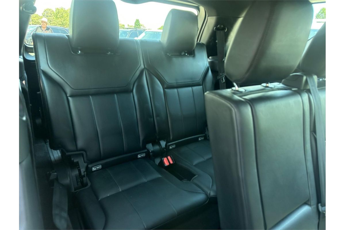 2020 Land Rover Discovery SD4 SE Series 5