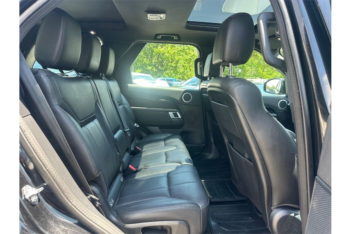 2020 Land Rover Discovery SD4 SE Series 5