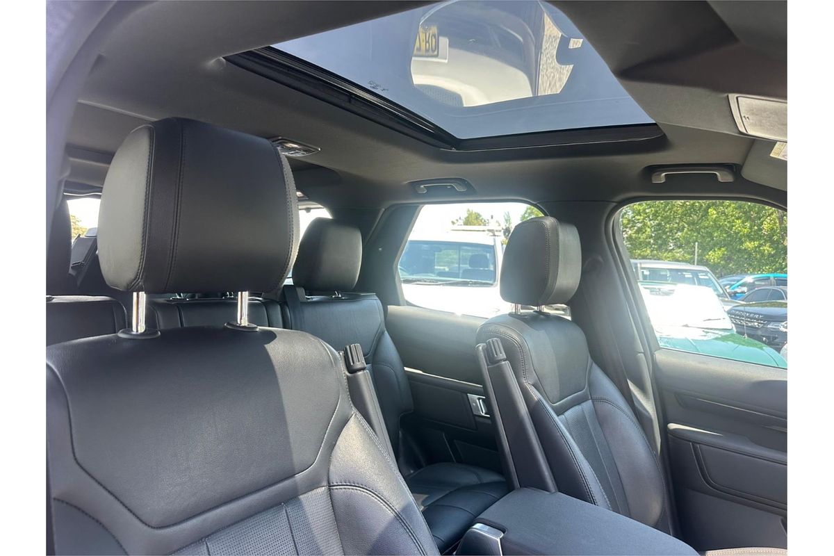 2020 Land Rover Discovery SD4 SE Series 5