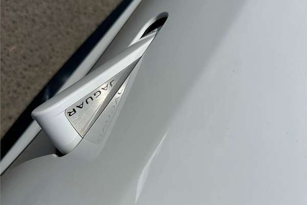 2017 Jaguar F-TYPE R X152