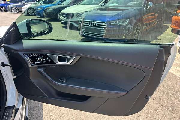 2017 Jaguar F-TYPE R X152