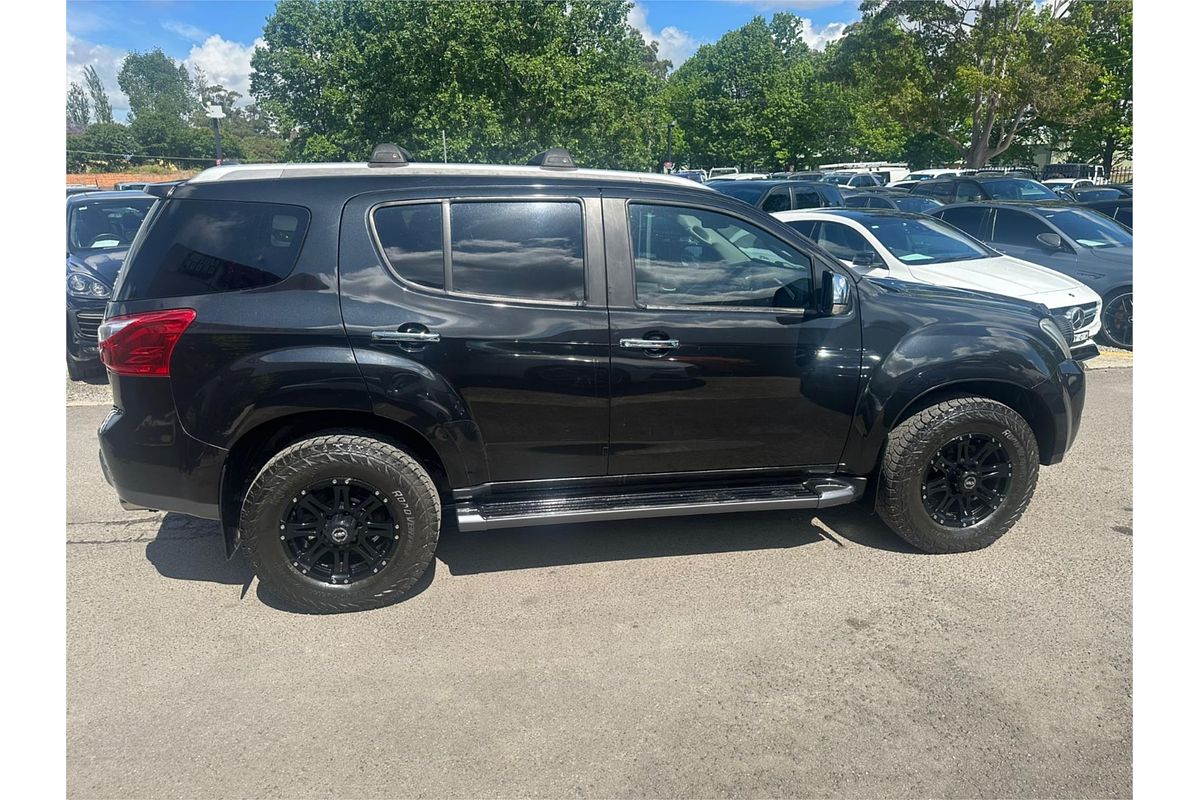2017 Isuzu MU-X LS-T