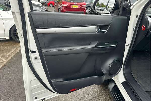 2016 Toyota Hilux SR5 GUN126R 4X4