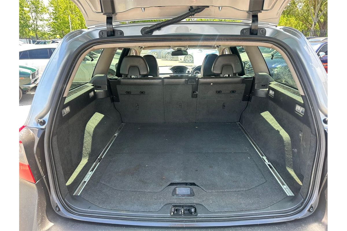 2014 Volvo XC70 T6 Luxury