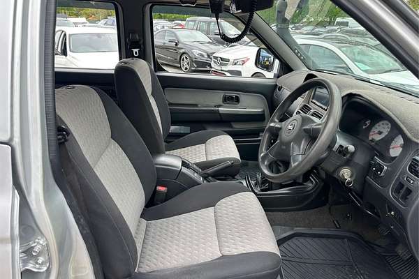2013 Nissan Navara ST-R D22 4X4