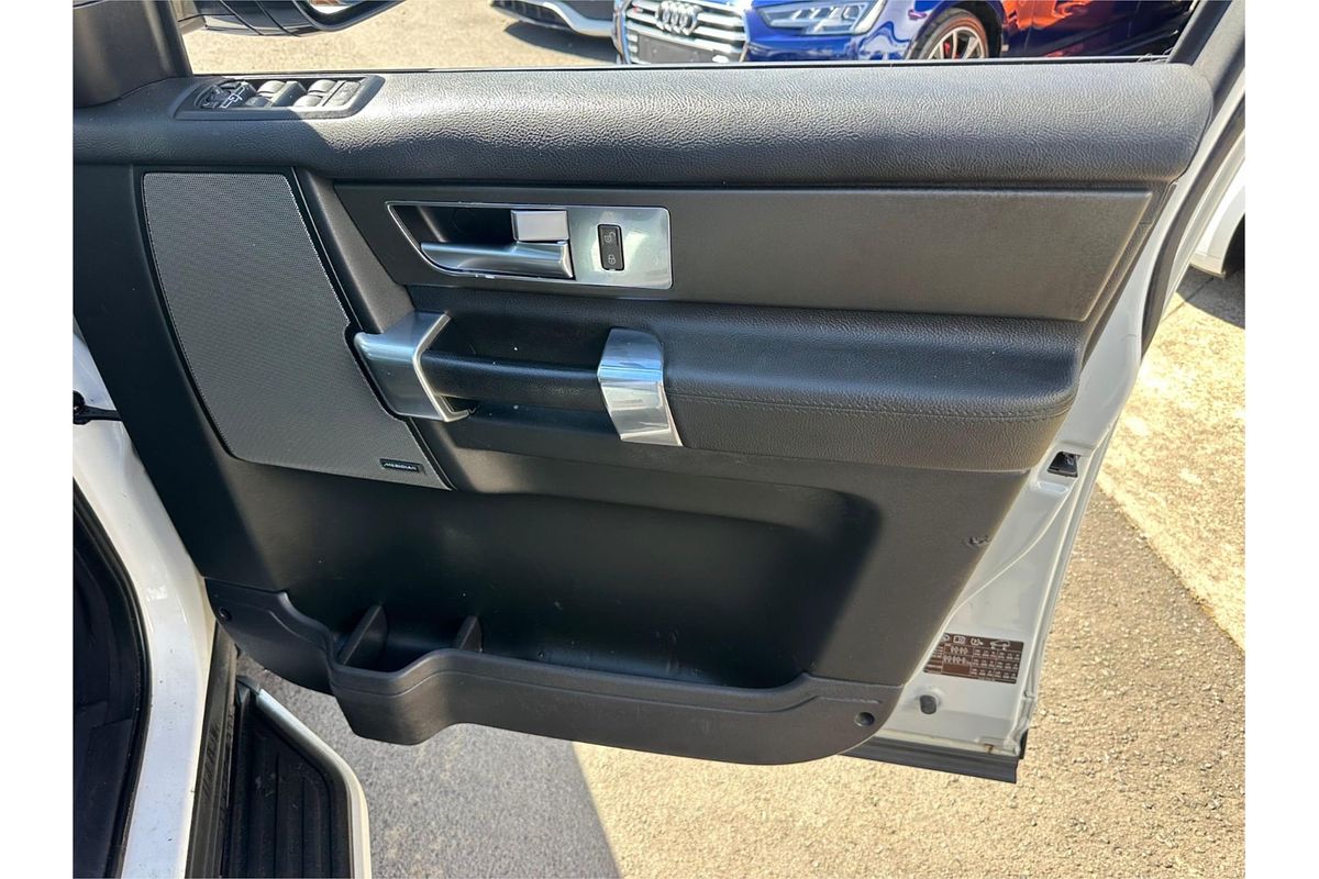 2015 Land Rover Discovery SCV6 SE Series 4