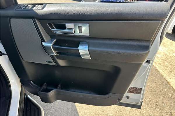 2015 Land Rover Discovery SCV6 SE Series 4