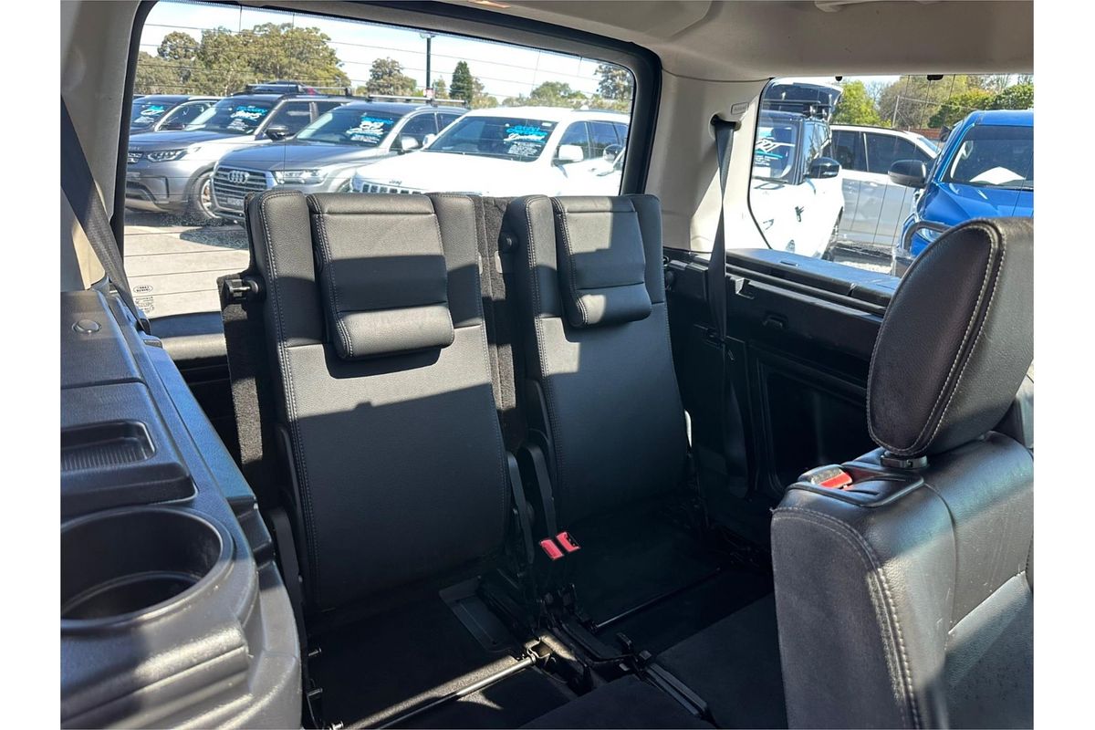 2015 Land Rover Discovery SCV6 SE Series 4