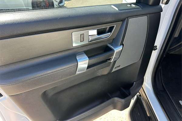 2015 Land Rover Discovery SCV6 SE Series 4