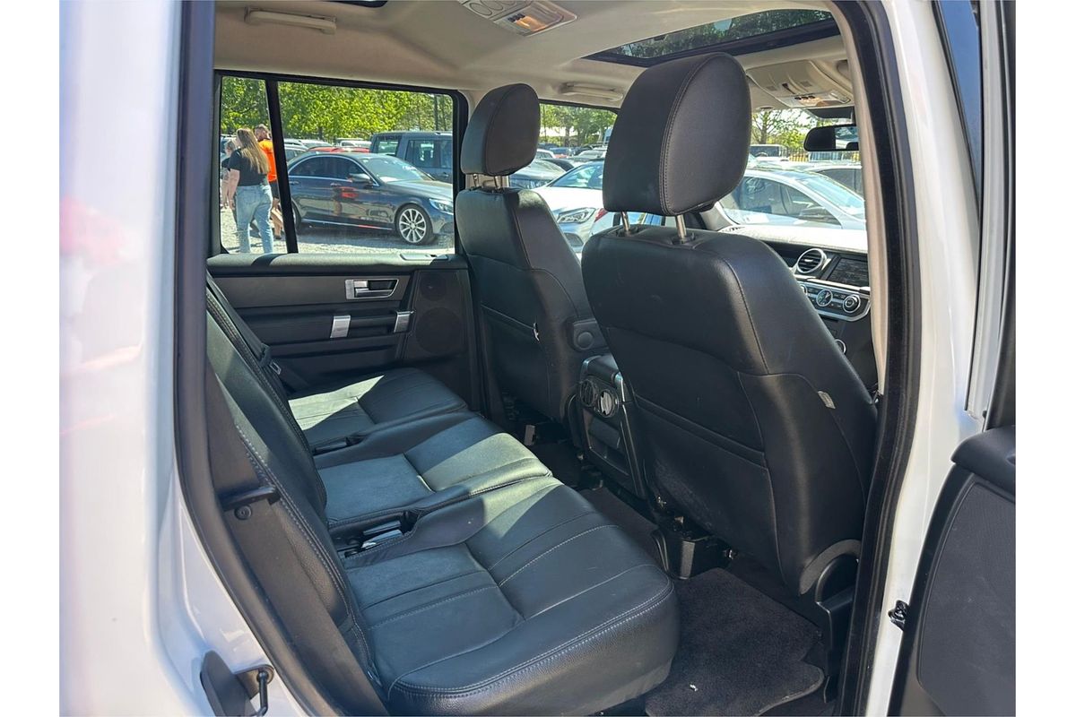 2015 Land Rover Discovery SCV6 SE Series 4