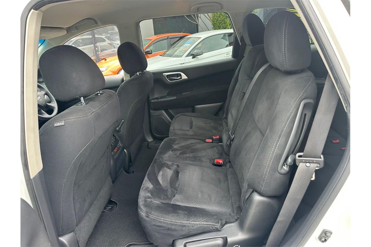 2016 Nissan Pathfinder ST R52