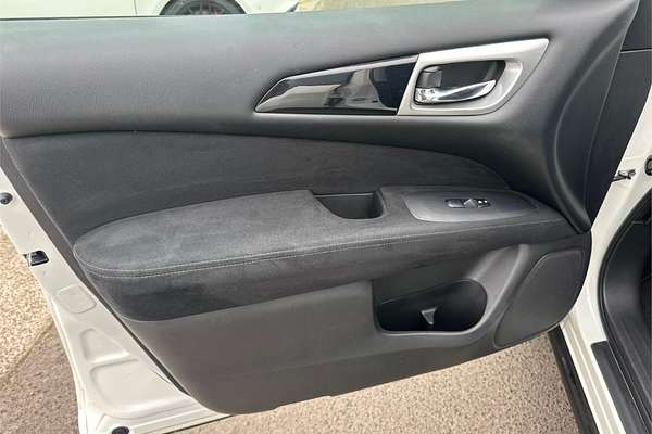 2016 Nissan Pathfinder ST R52