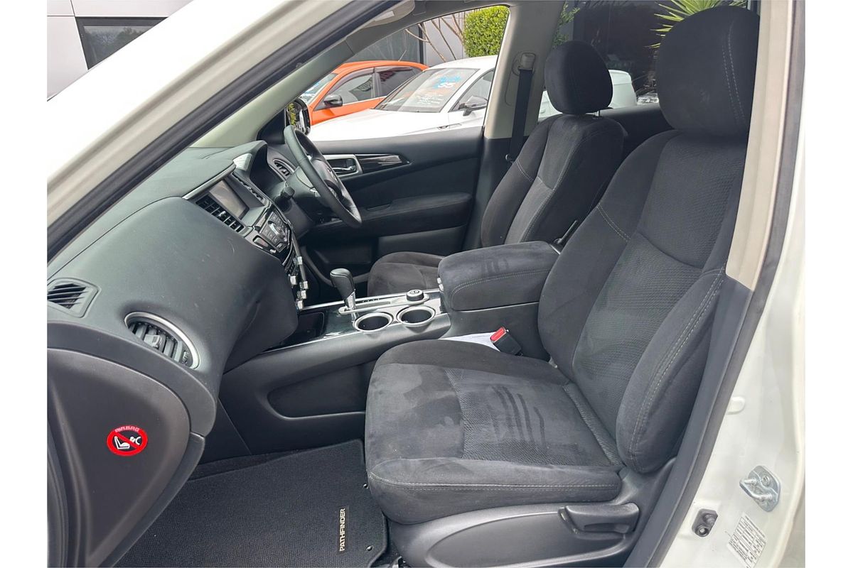 2016 Nissan Pathfinder ST R52