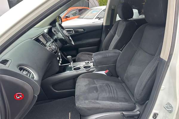 2016 Nissan Pathfinder ST R52