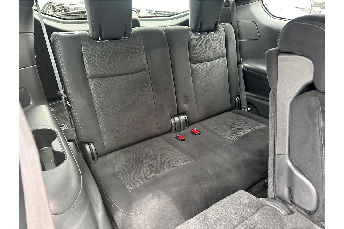 2016 Nissan Pathfinder ST R52