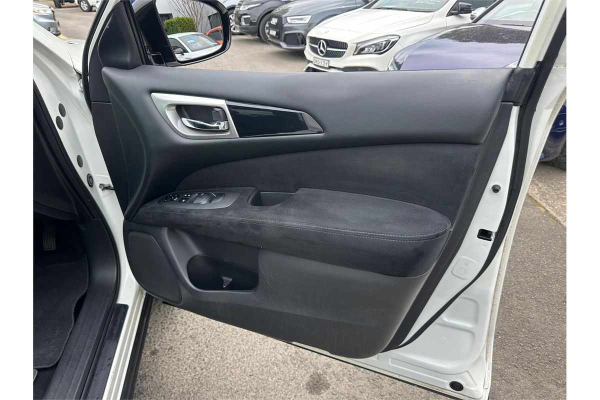 2016 Nissan Pathfinder ST R52