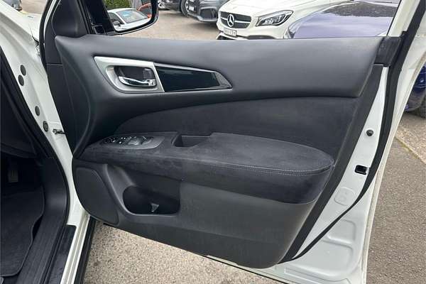 2016 Nissan Pathfinder ST R52