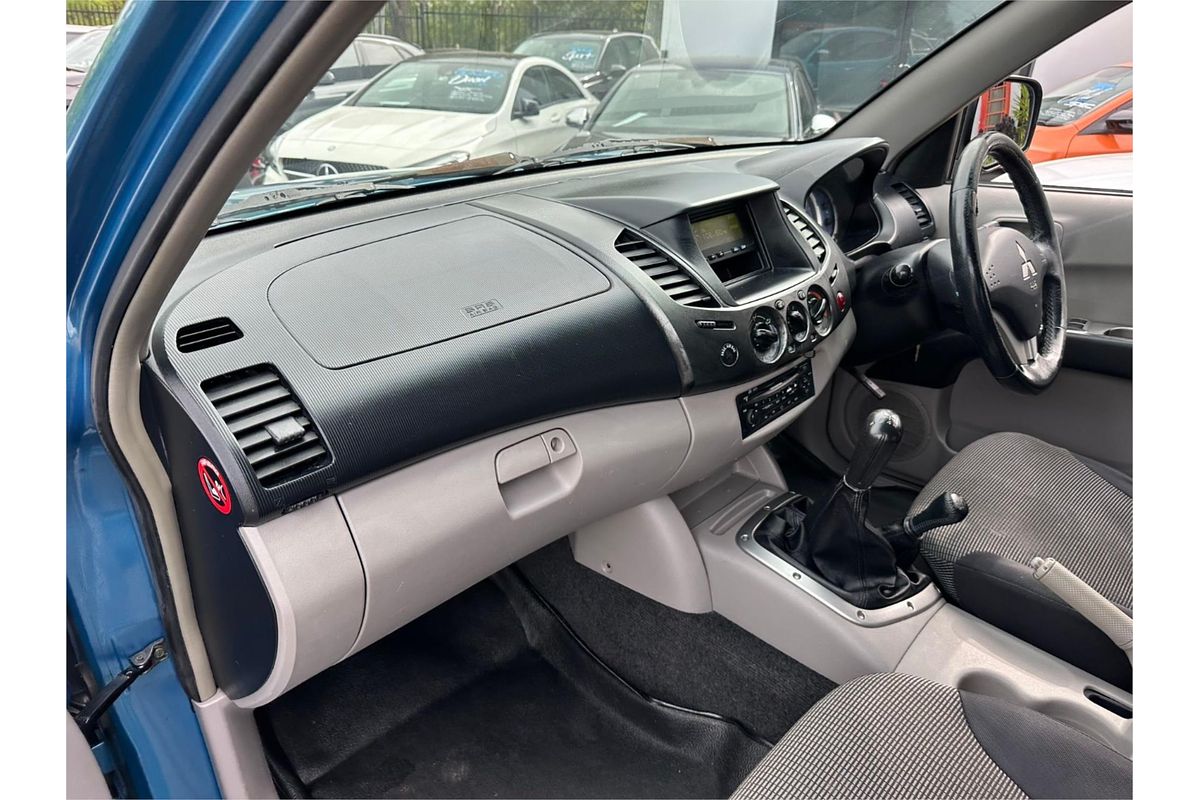 2006 Mitsubishi Triton GLX-R ML 4X4