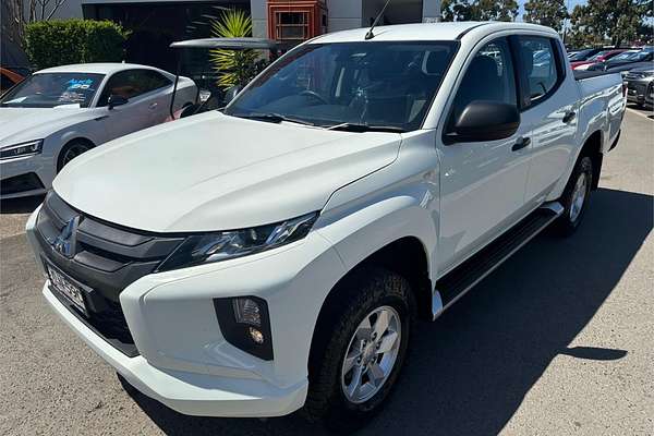 2022 Mitsubishi Triton GLX+ MR 4X4
