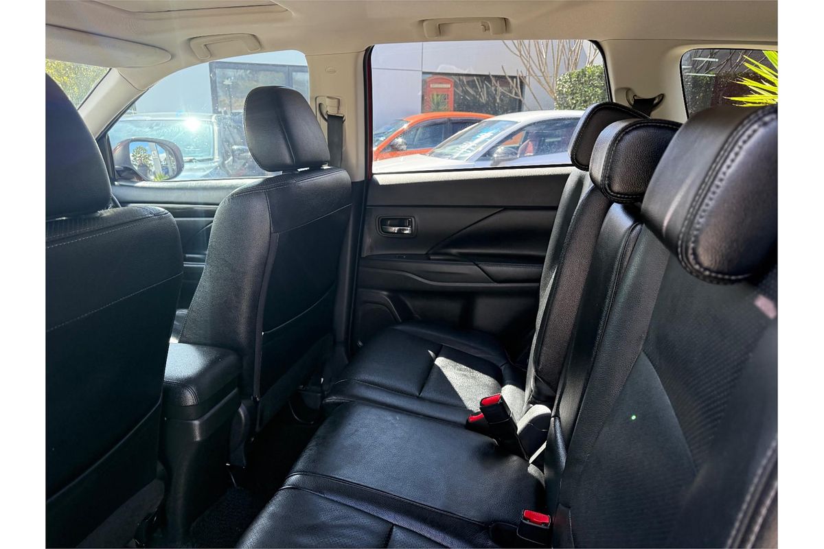 2017 Mitsubishi Outlander Exceed ZK