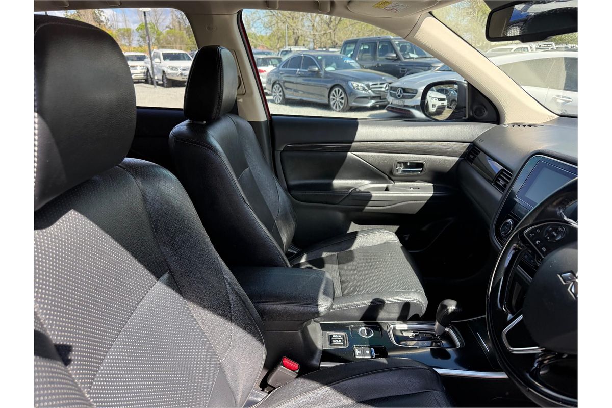 2017 Mitsubishi Outlander Exceed ZK