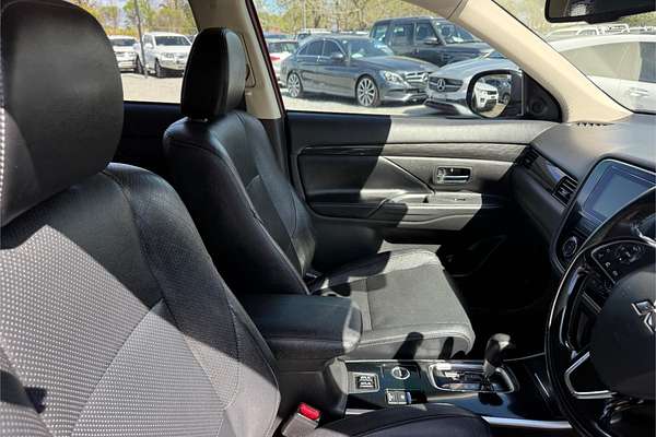 2017 Mitsubishi Outlander Exceed ZK