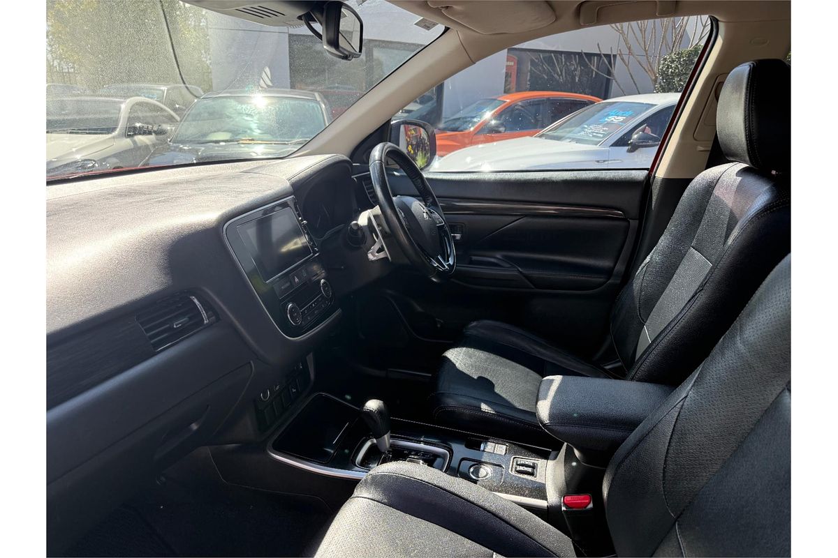 2017 Mitsubishi Outlander Exceed ZK