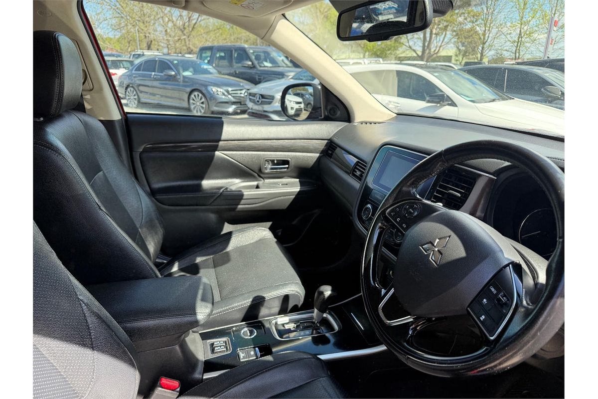 2017 Mitsubishi Outlander Exceed ZK