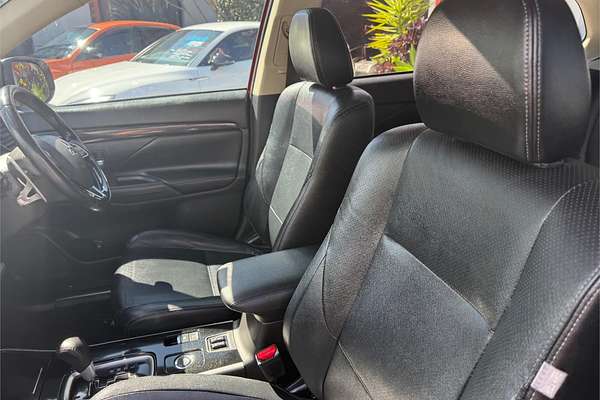 2017 Mitsubishi Outlander Exceed ZK