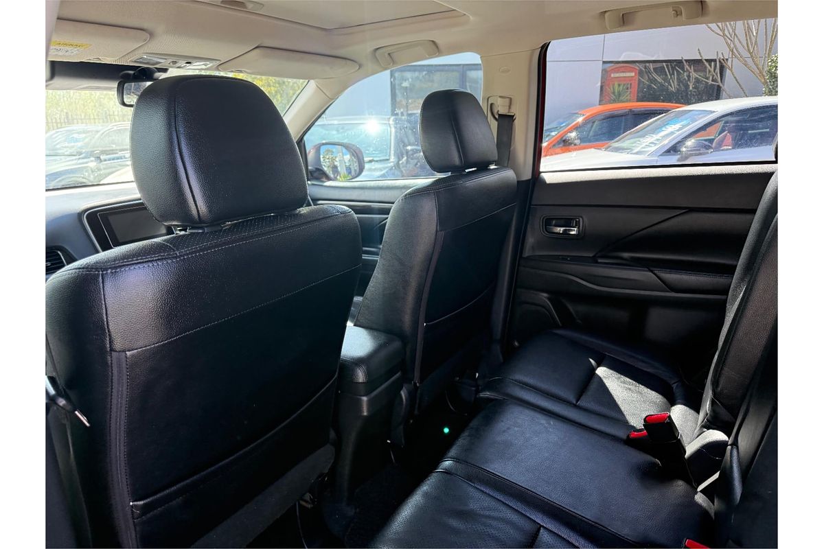 2017 Mitsubishi Outlander Exceed ZK