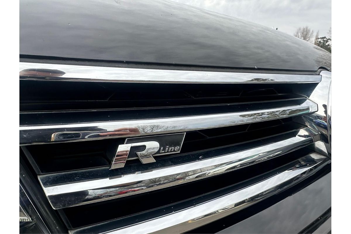 2015 Volkswagen Touareg V8 TDI R-LINE 7P MY16