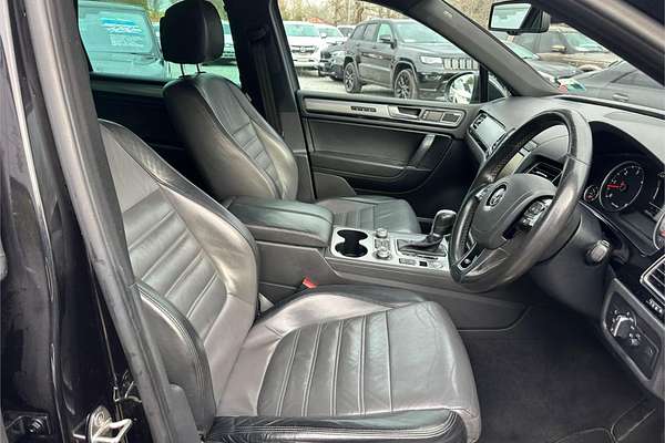 2015 Volkswagen Touareg V8 TDI R-LINE 7P MY16