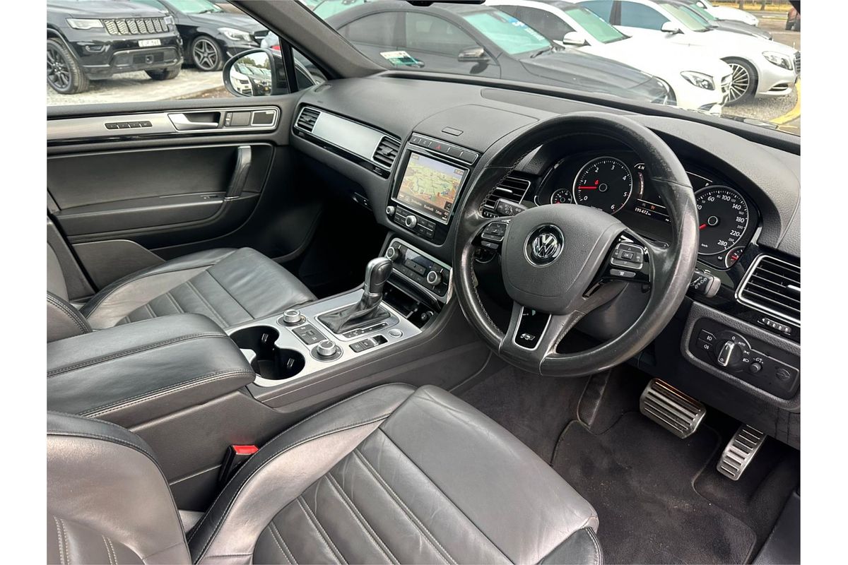 2015 Volkswagen Touareg V8 TDI R-LINE 7P MY16