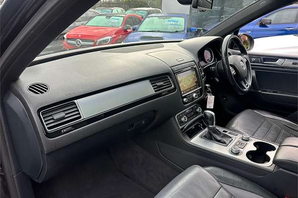 2015 Volkswagen Touareg V8 TDI R-LINE 7P MY16