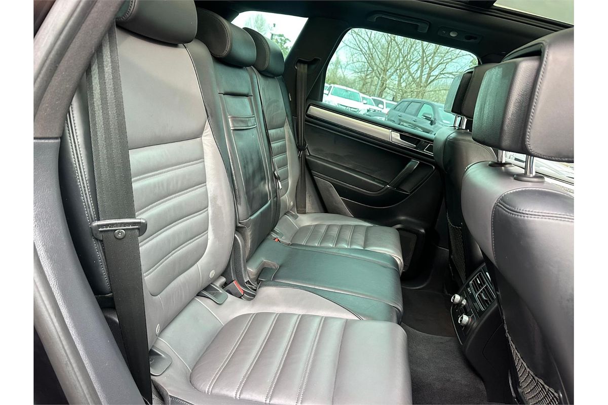 2015 Volkswagen Touareg V8 TDI R-LINE 7P MY16