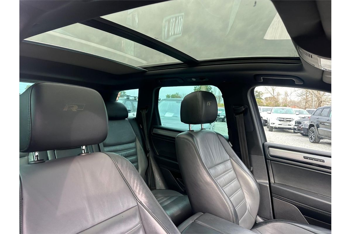 2015 Volkswagen Touareg V8 TDI R-LINE 7P MY16