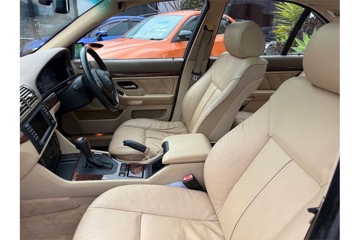 2003 BMW 5 Series 525i E60