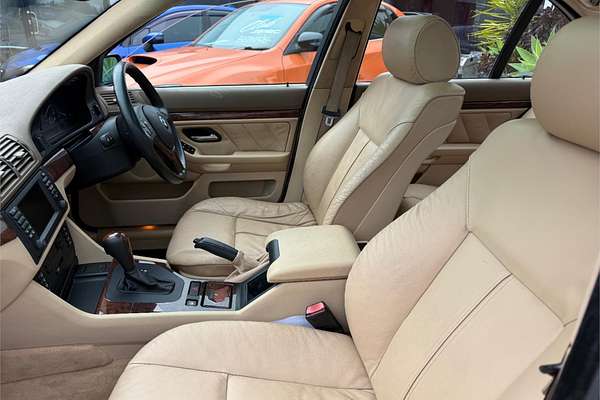 2003 BMW 5 Series 525i E60