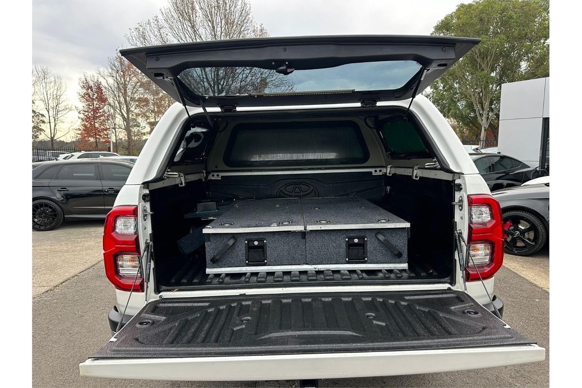 2018 Toyota Hilux SR5 (4x4) GUN126R MY19 4X4