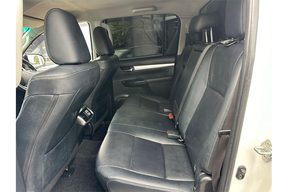 2018 Toyota Hilux SR5 (4x4) GUN126R MY19 4X4